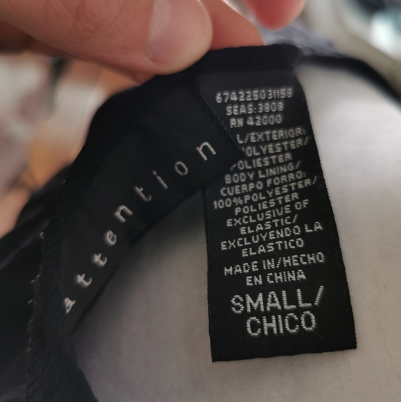 Attention black puff 3/4 sleeve blouse - Picture 3 of 3